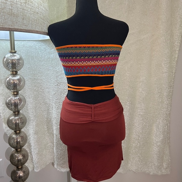 Bandeaux Top, size L; Sunburnt Skirt size 2 - Picture 7 of 8